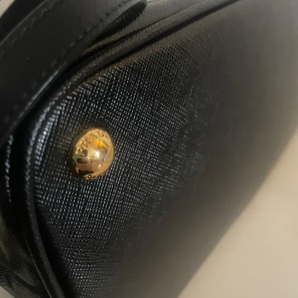 Prada Promenade Saffiano leather bag in black with gold-tone hardware - Picture 5 of 5